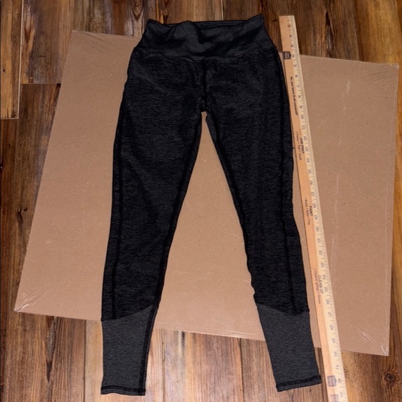 ALO Yoga Charcoal Leggings - Picture 1 of 7